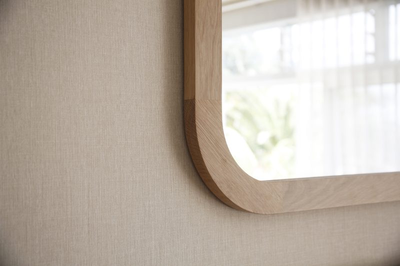 Alura full length mirror corner details